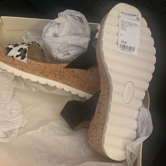 Anne Klein Ice Leopard wedge sandal. Size 6.5 - Picture 4 of 6
